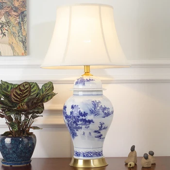 Kinijos paprasta vaza keramikos stalo lempa klasikinės mėlynos ir baltos spalvos porceliano audinio danga miegamajame apdailos LED E27 apšvietimo stalas